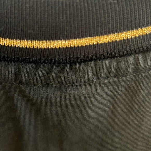 Black and Gold Shorty Polo - Picture 4 of 6